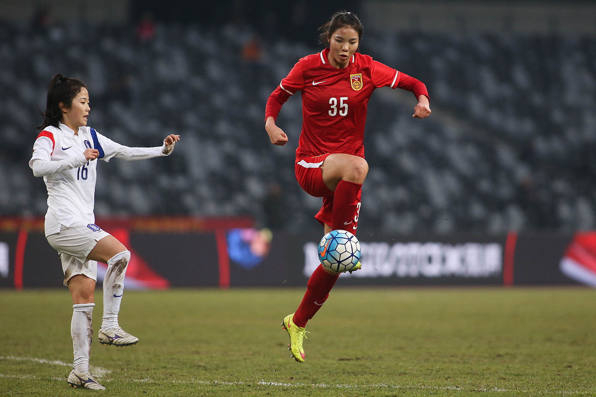 球天下官网-顶级女足赛事中球员表现尽显风采的句子